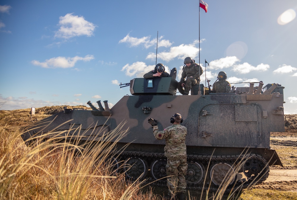 Polish soldiers Conduct Calibration Howitzer Operations during Dynamic Front 23
