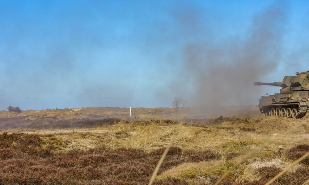 Polish soldiers Conduct Calibration Howitzer Operations during Dynamic Front 23