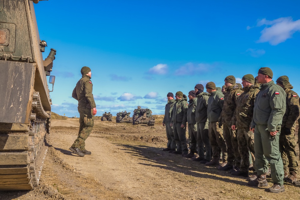 Polish soldiers Conduct Calibration Howitzer Operations during Dynamic Front 23