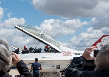 USAF Thunderbirds recognize ‘Hometown Hero’ during airshow