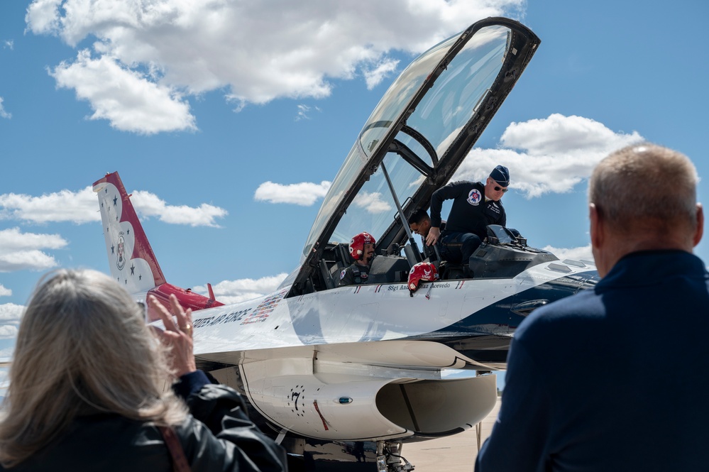 USAF Thunderbirds recognize ‘Hometown Hero’ during airshow