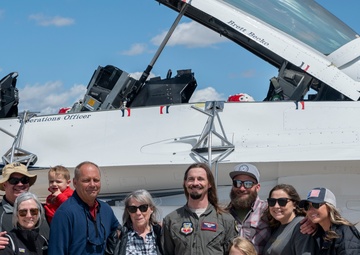 USAF Thunderbirds recognize ‘Hometown Hero’ during airshow