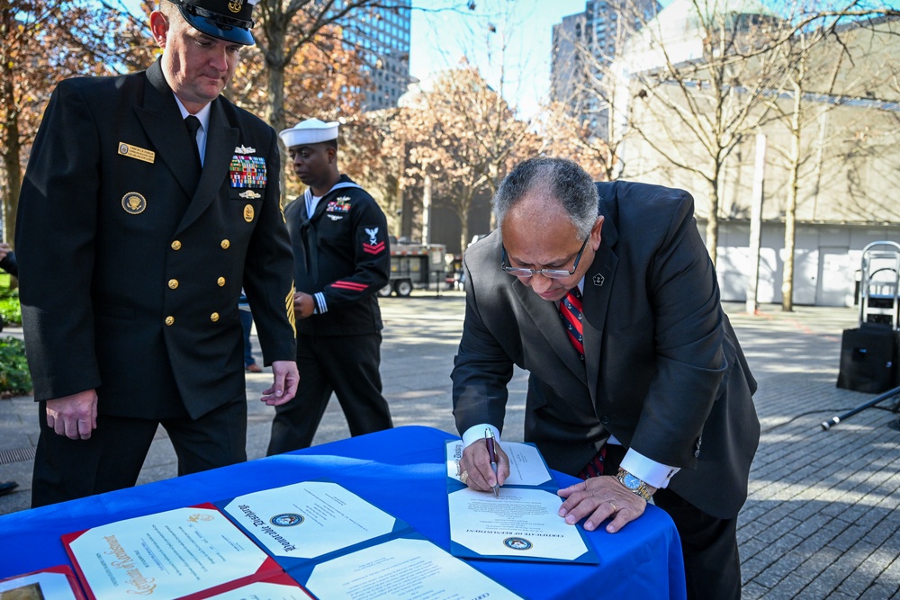 Secretary of the Navy Carlos Del Toro Visits New York during Veterans Day.