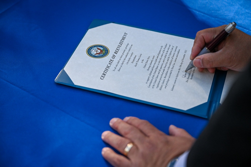 Secretary of the Navy Carlos Del Toro Visits New York during Veterans Day.