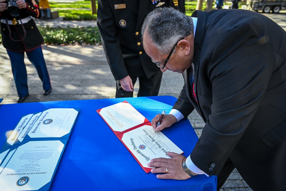 Secretary of the Navy Carlos Del Toro Visits New York during Veterans Day.