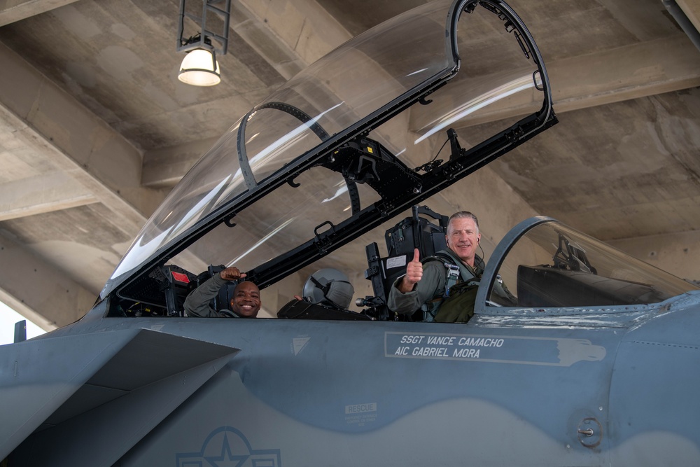 18th Wing Leadership Takes Flight