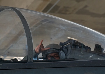 18th Wing Leadership Takes Flight