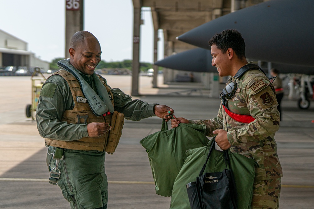 18th Wing leadership takes flight