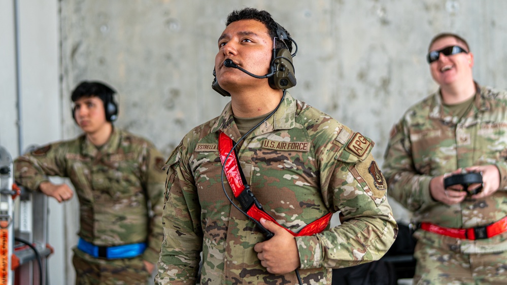 18th Wing leadership takes flight