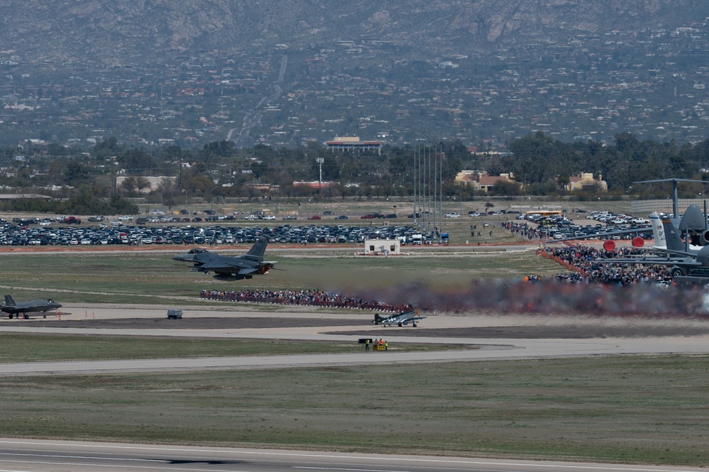 Thunder and Lightning over Arizona Airshow 2023