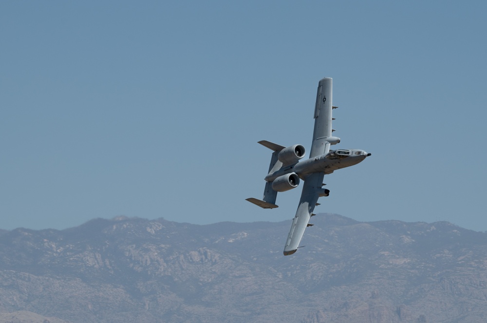 Thunder and Lightning over Arizona Airshow 2023
