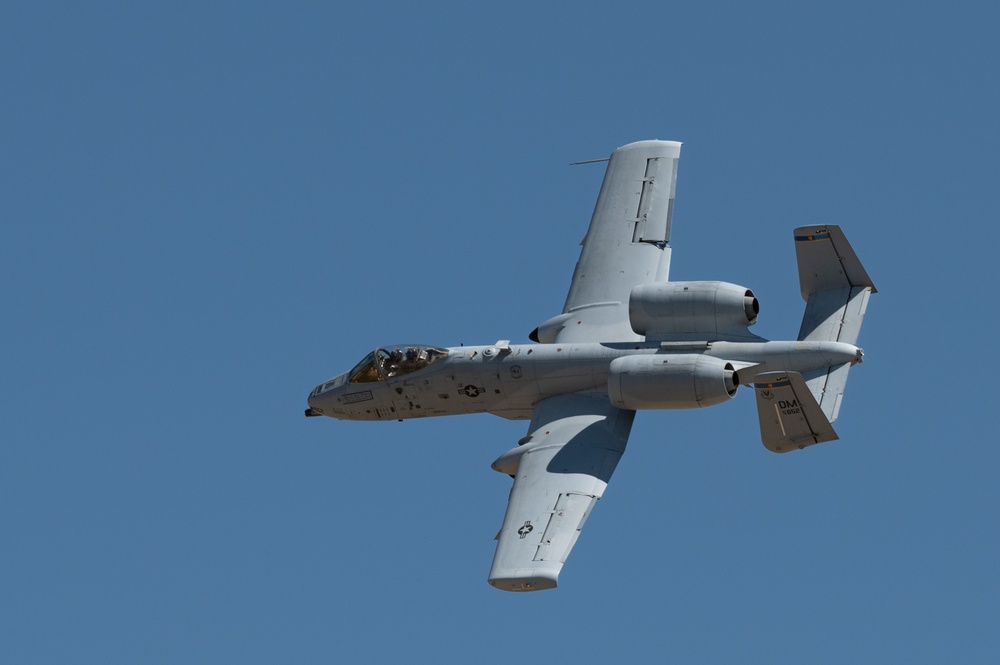 Thunder and Lightning over Arizona Airshow 2023