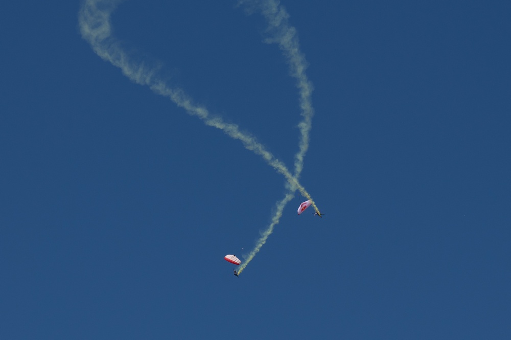 Thunder and Lightning over Arizona Airshow 2023