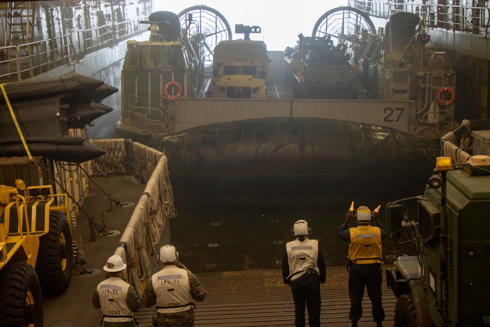 Anchorage LCAC Ops