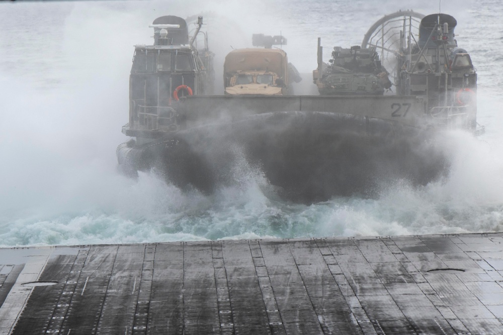 Anchorage LCAC Ops