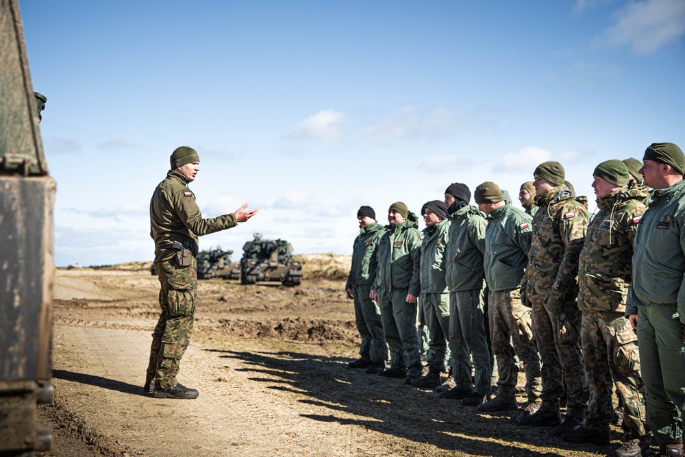 Polish Soldiers Fire AHS Krab During Dynamic Front 23