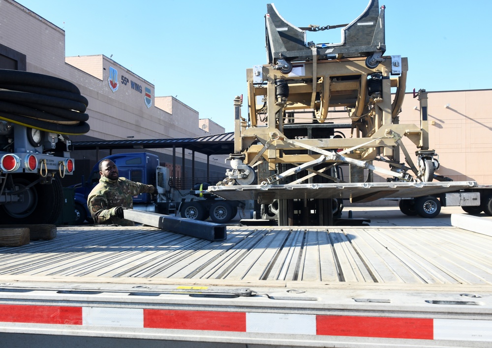55th LRS helps deliver equipment for the 9th Reconnaissance Wing