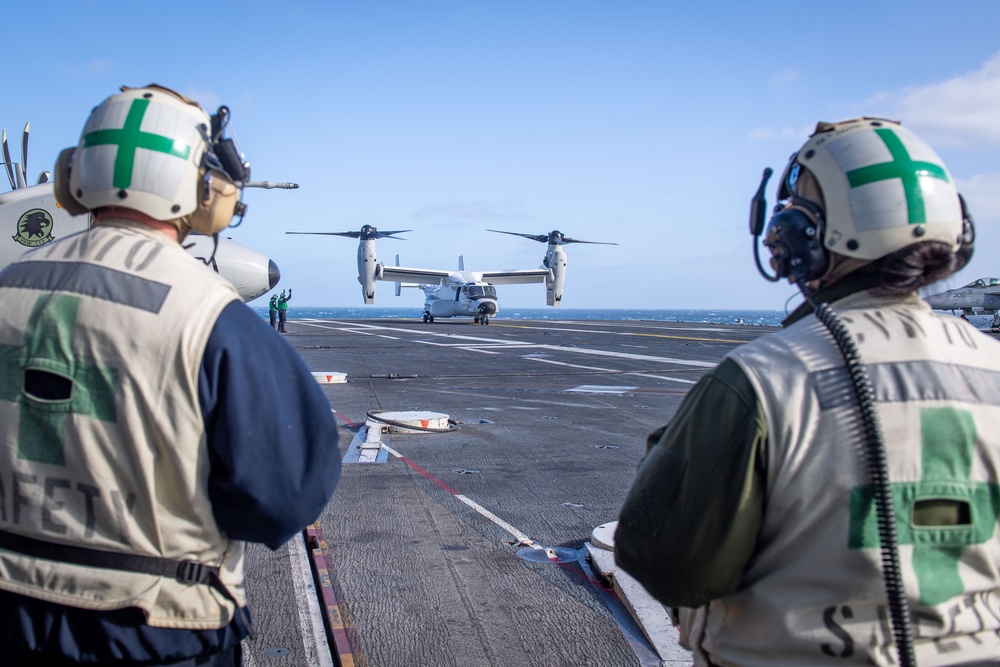 USS Carl Vinson (CVN) Conducts Flight Operations in the Pacific Ocean