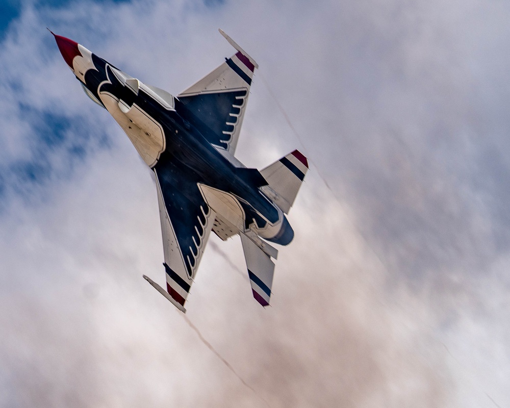 Thunderbirds Bring the Thunder to Arizona