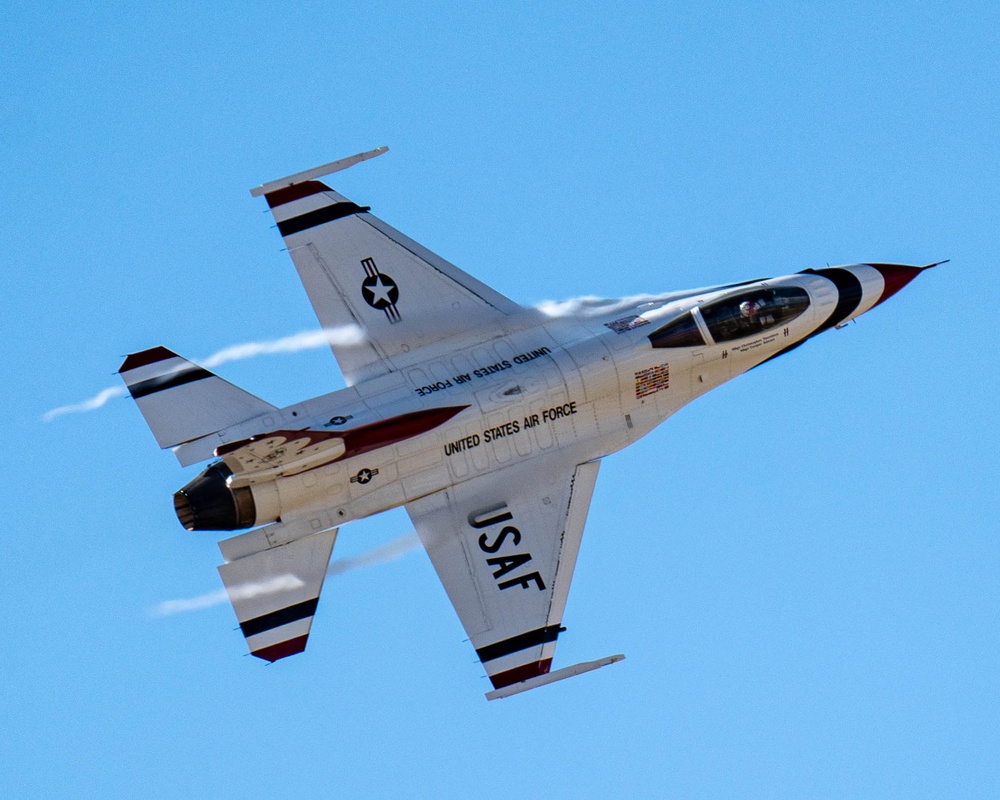 Thunderbirds Bring the Thunder to Arizona