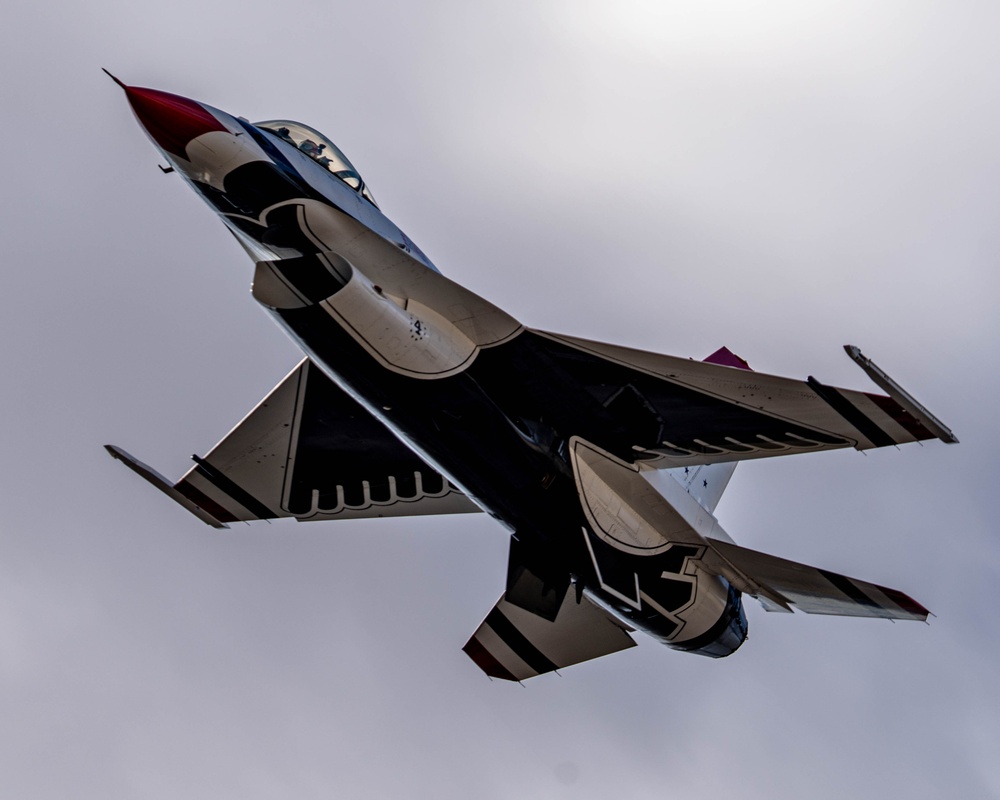 Thunderbirds Bring the Thunder to Arizona