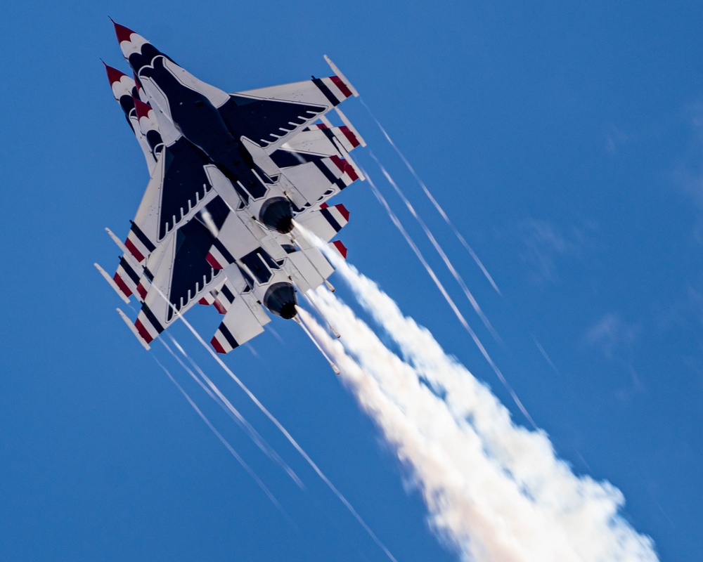 Thunderbirds Bring the Thunder to Arizona