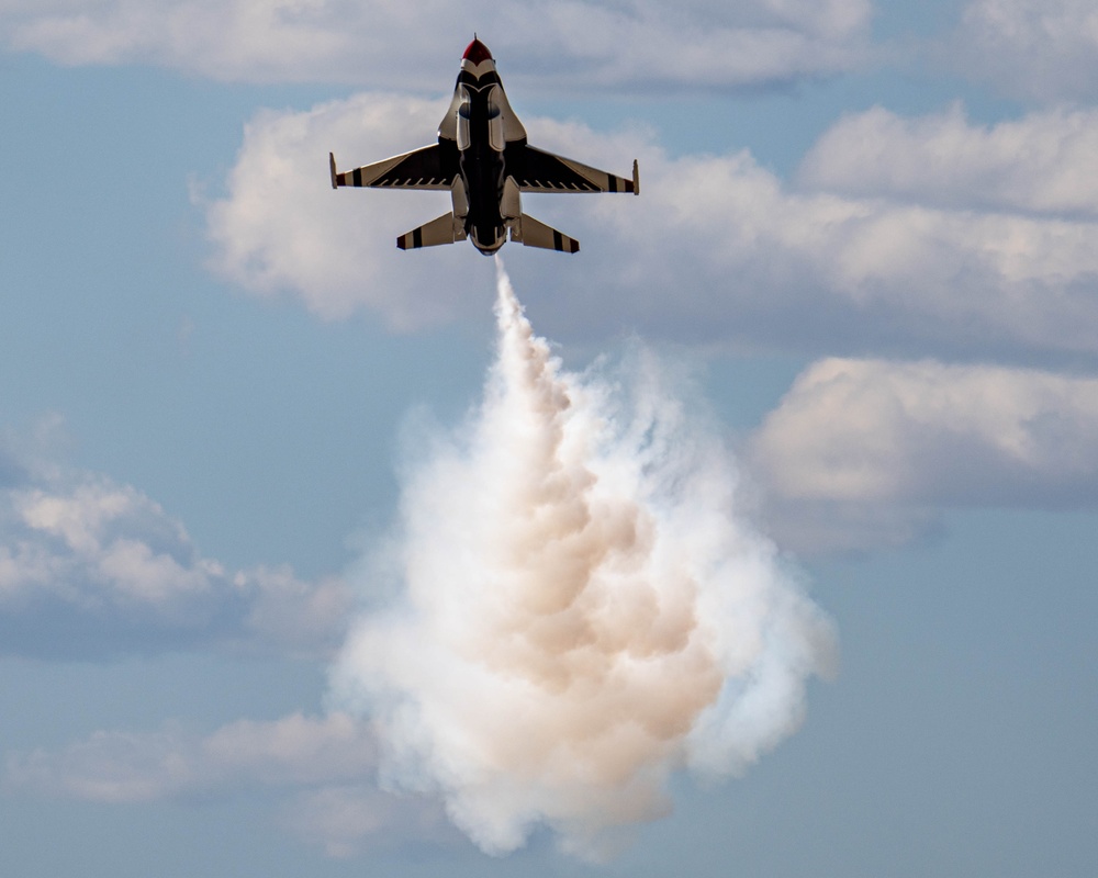 Thunderbirds Bring the Thunder to Arizona