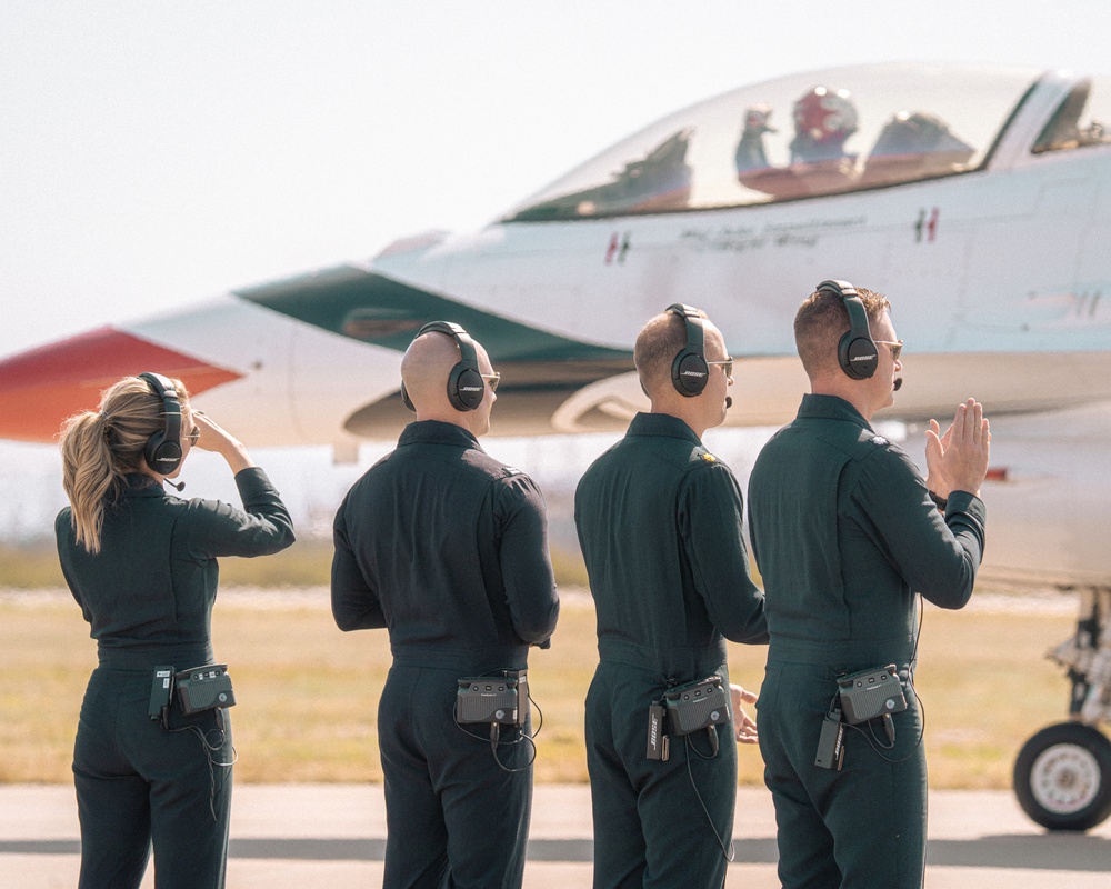 Thunderbirds Bring the Thunder to Arizona