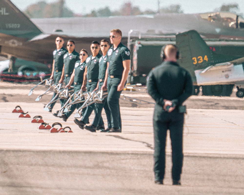 Thunderbirds Bring the Thunder to Arizona