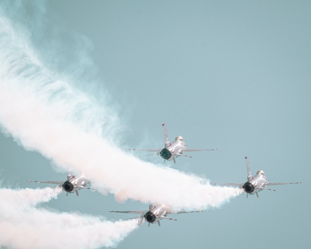 Thunderbirds Bring the Thunder to Arizona