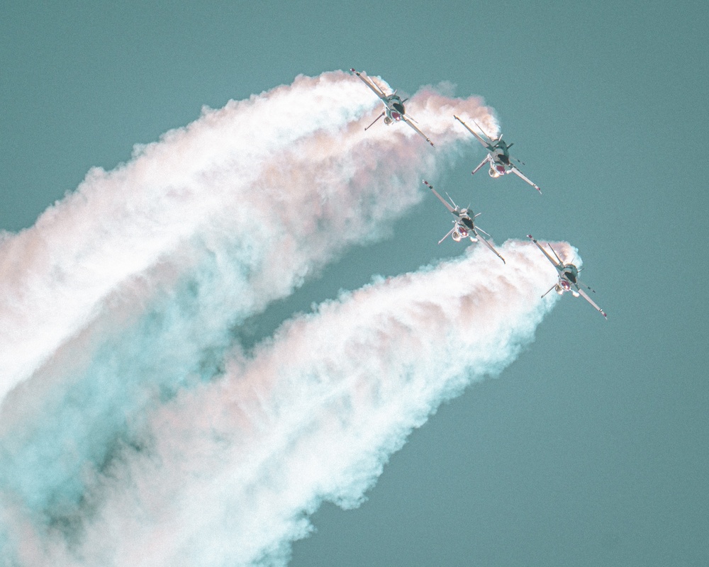 Thunderbirds Bring the Thunder to Arizona