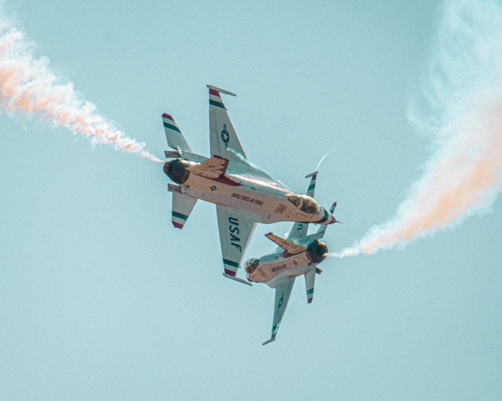 Thunderbirds Bring the Thunder to Arizona