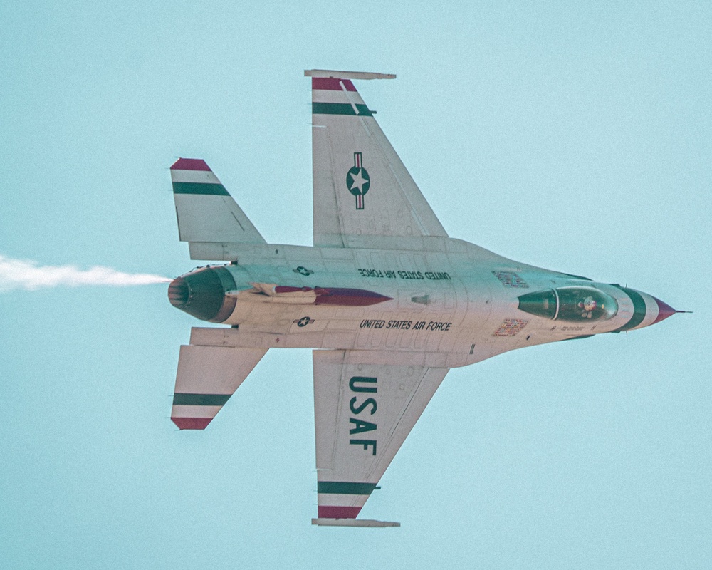 Thunderbirds Bring the Thunder to Arizona