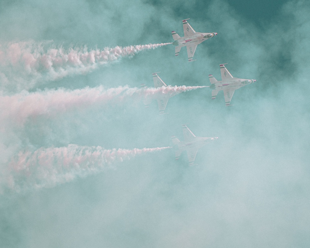 Thunderbirds Bring the Thunder to Arizona