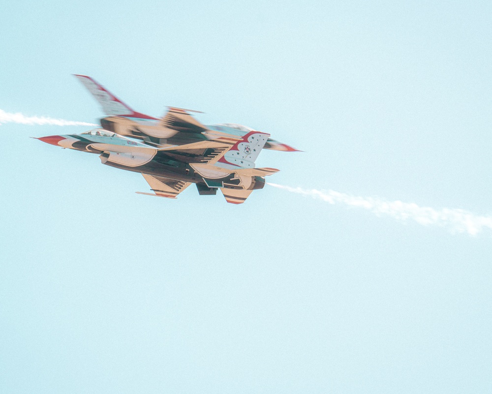 Thunderbirds Bring the Thunder to Arizona