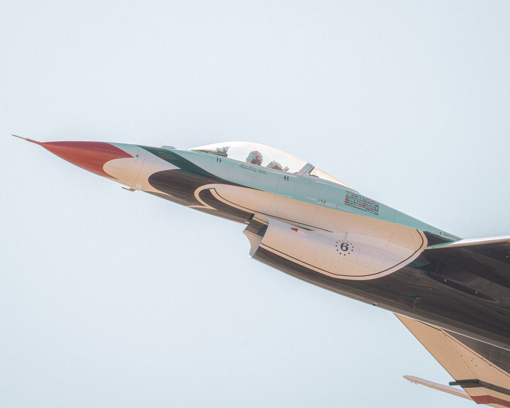 Thunderbirds Bring the Thunder to Arizona