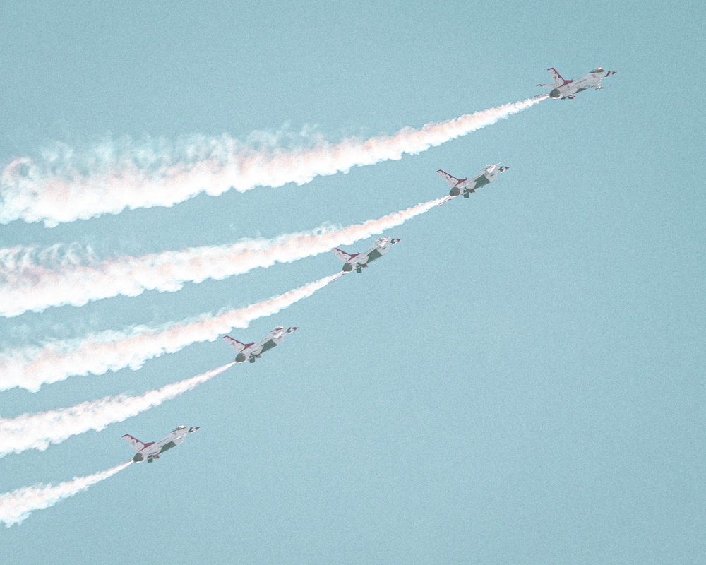 Thunderbirds Bring the Thunder to Arizona