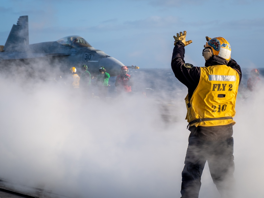 USS Carl Vinson (CVN) Conducts Flight Operations in the Pacific Ocean