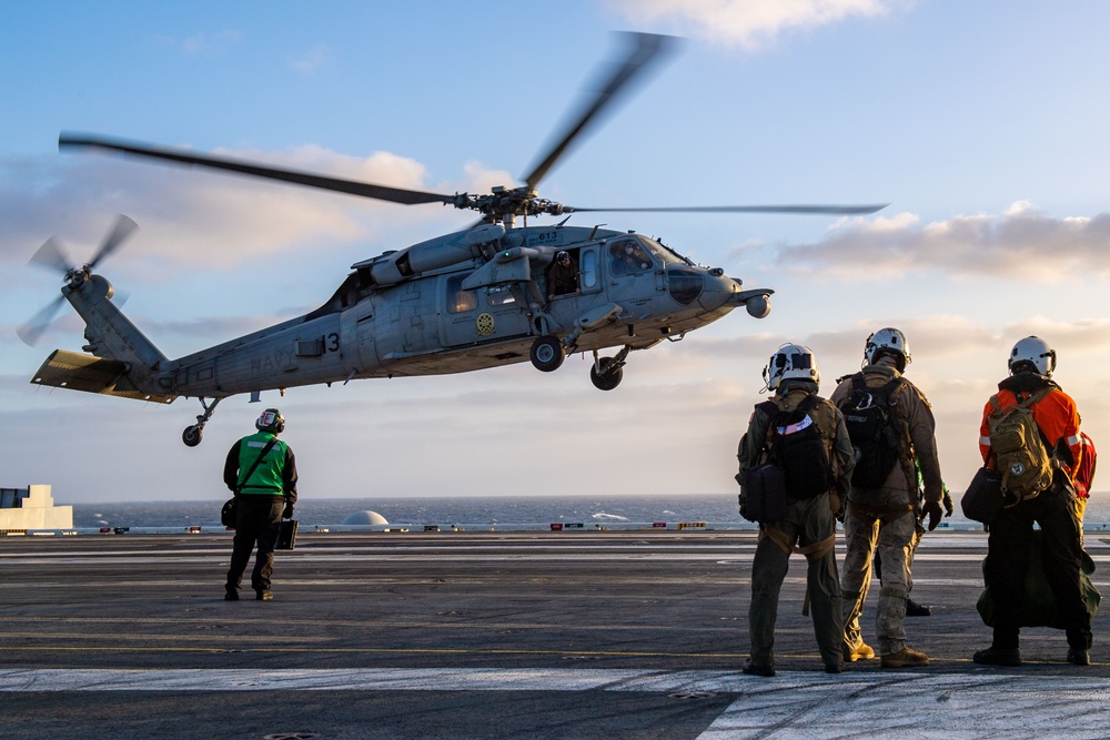 USS Carl Vinson (CVN) Conducts Flight Operations in the Pacific Ocean