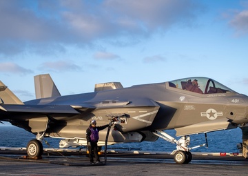 USS Carl Vinson (CVN) Conducts Flight Operations in the Pacific Ocean