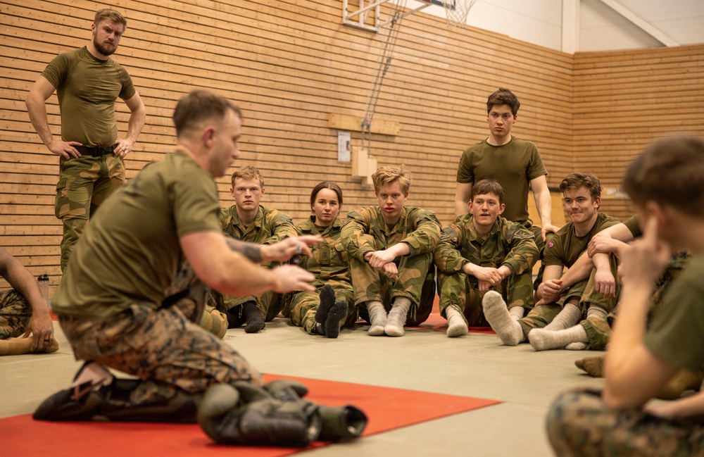 2d CEB and Norwegian Army MCMAP Course