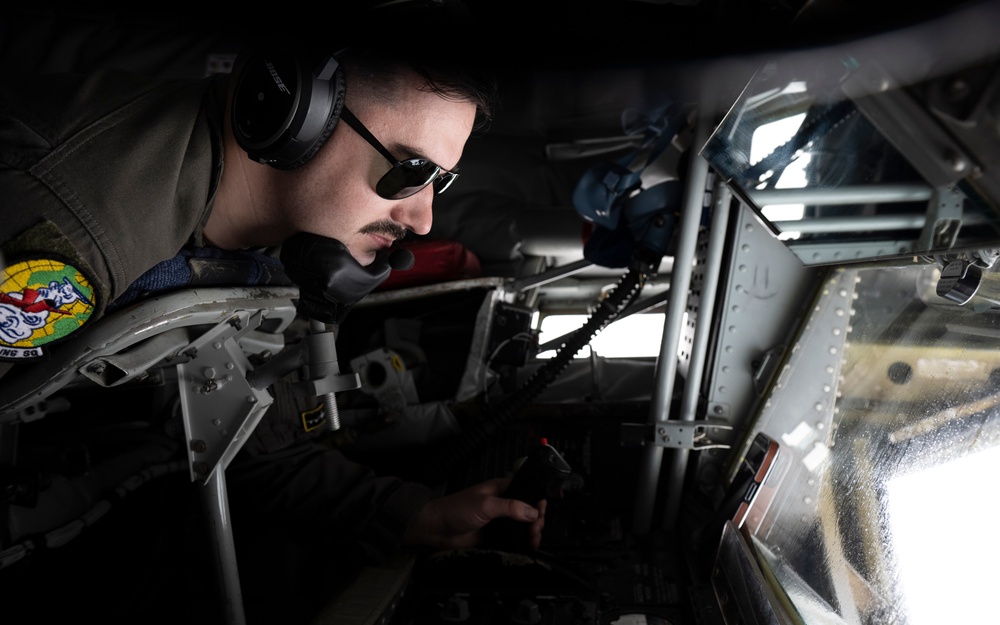 KC-135 Refuels strategic transport aircraft