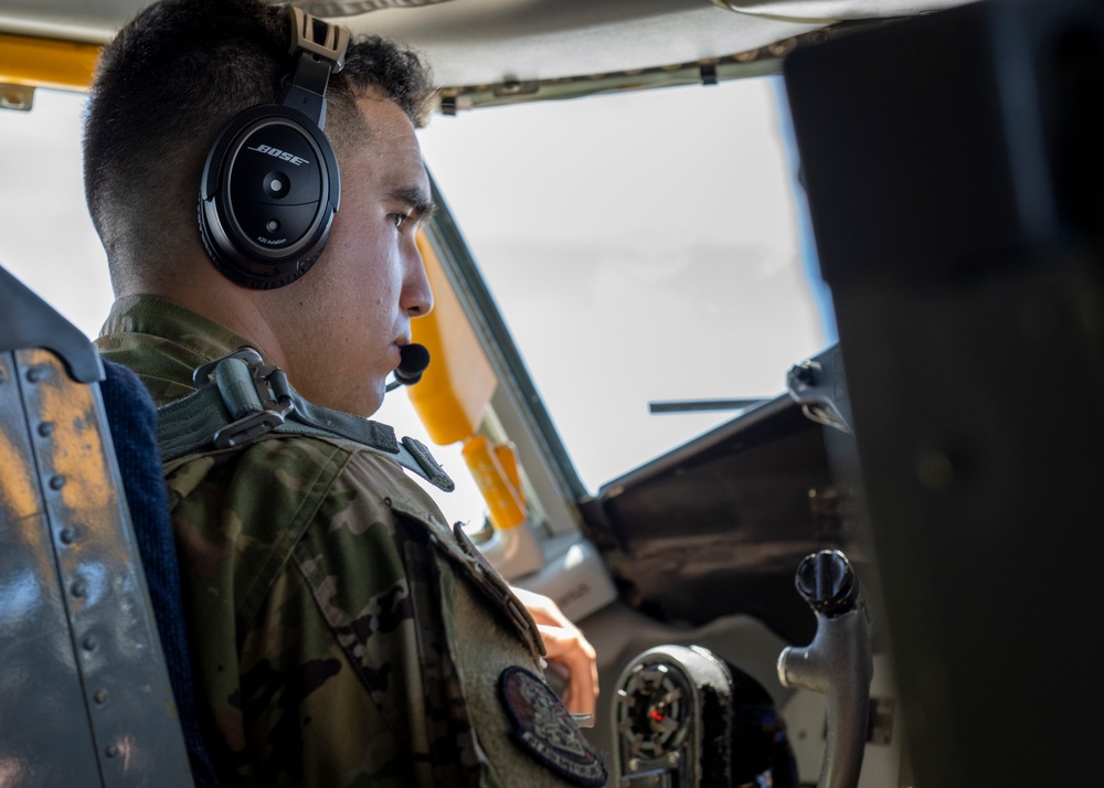 KC-135 Refuels strategic transport aircraft