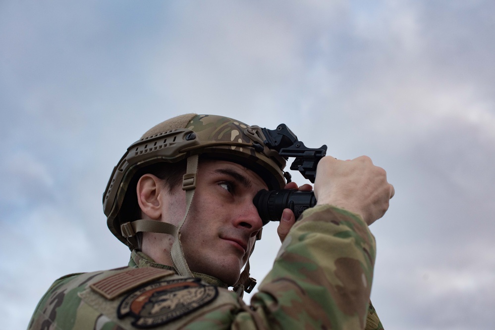 3rd OSS Airmen conduct LZSO training