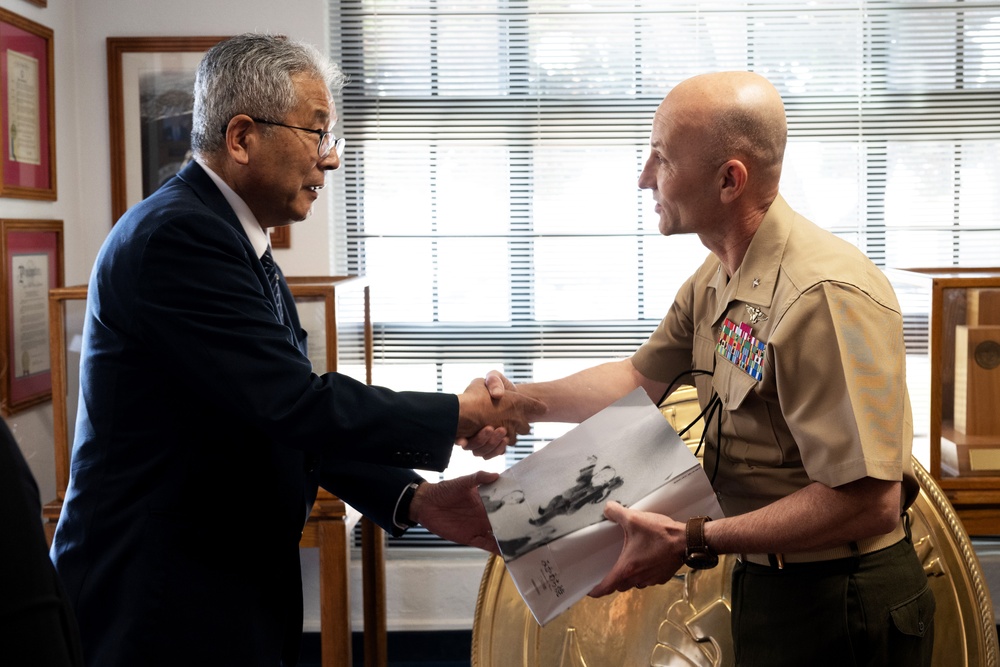 Sasebo Mayor Visits Naval Base San Diego