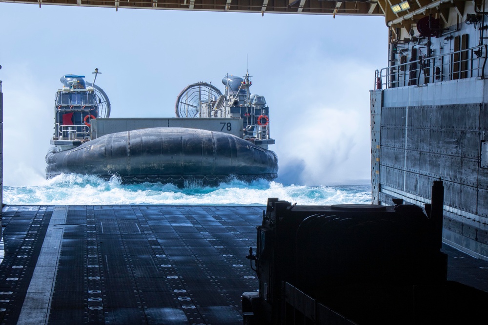 Anchorage LCAC Ops