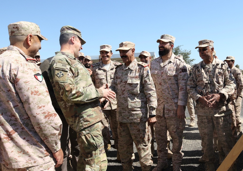 ASG-KU Commands Visits 15th Mubarak Armored Brigade, Kuwait Land Force, Range