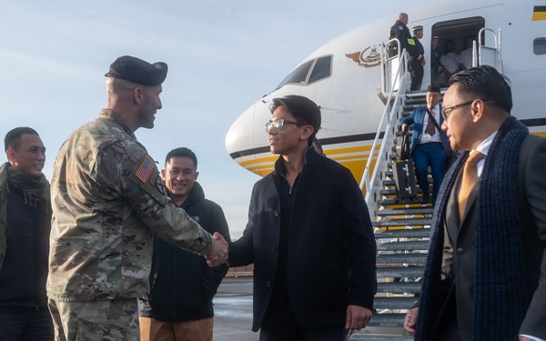Prince Abdul Mateen of Brunei visits 1st Special Forces Group (Airborne)