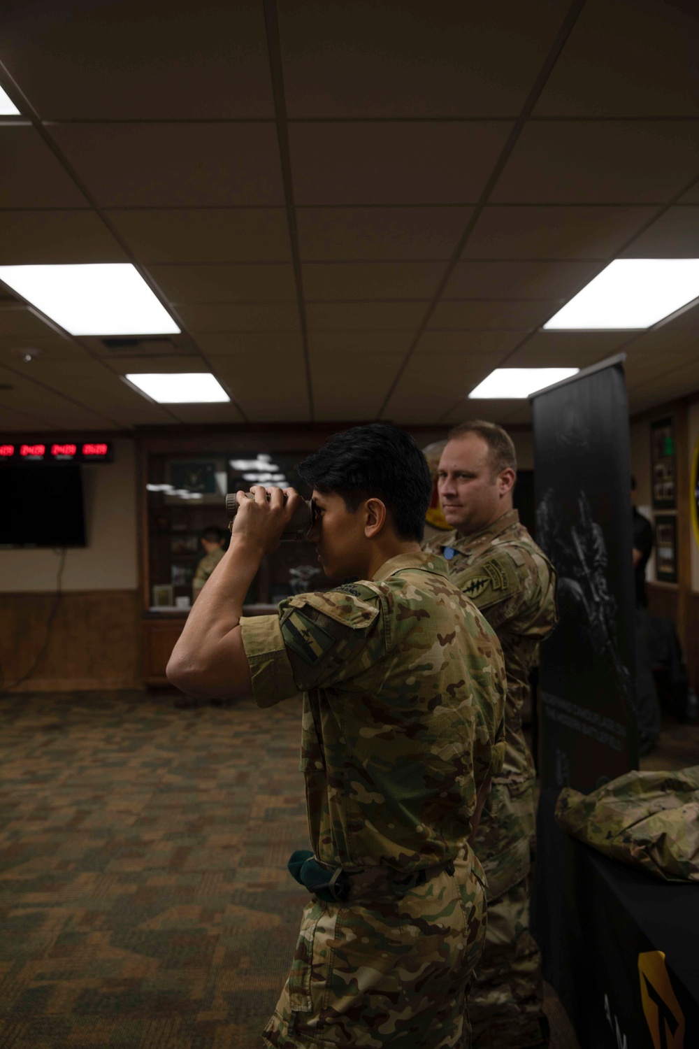 Prince Abdul Mateen of Brunei visits 1st Special Forces Group (Airborne)