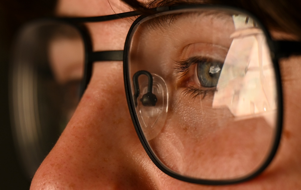 908th EARS Refuels F-16 Fighting Falcons